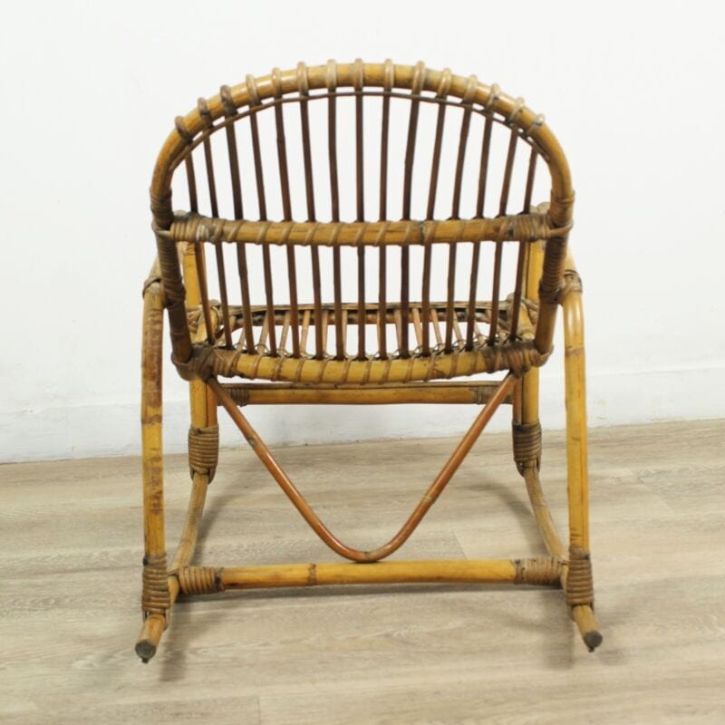 Sedia a dondolo antica vintage di in bambu bamboo e vimini sediolina per bambino Arredamento