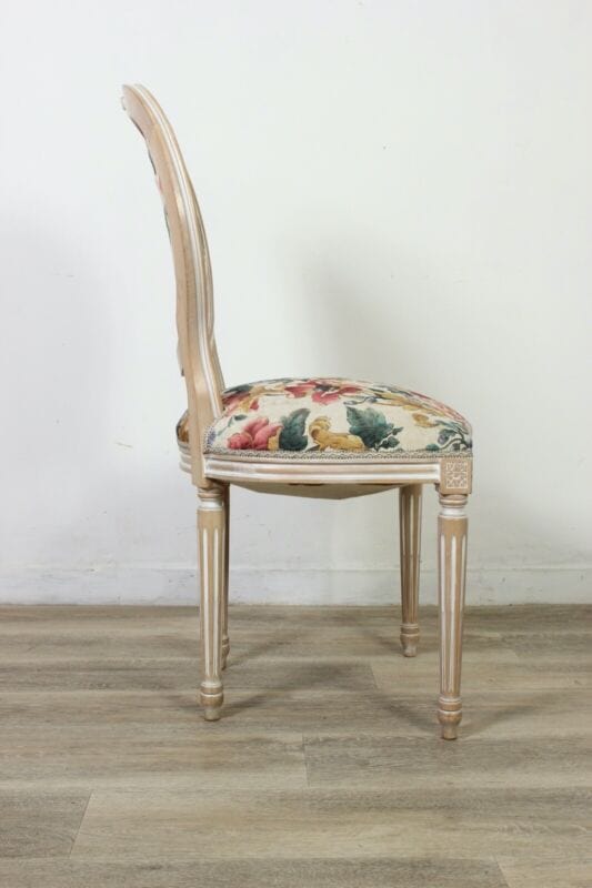 Sedia imbottita shabby vintage poltrona poltroncina in stile antico Luigi XVI . Arredamento