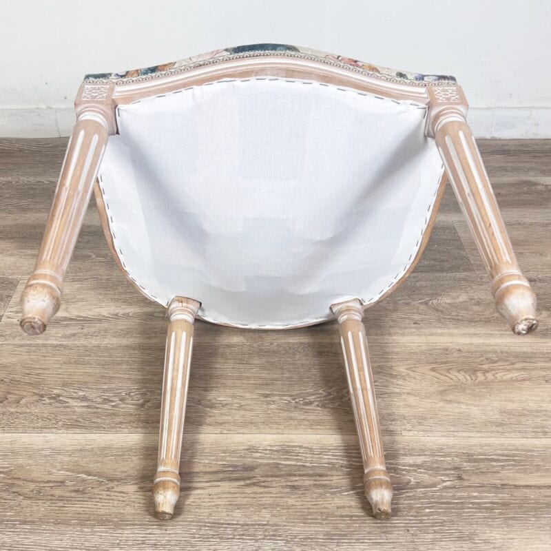Sedia imbottita shabby vintage poltrona poltroncina in stile antico Luigi XVI . Arredamento