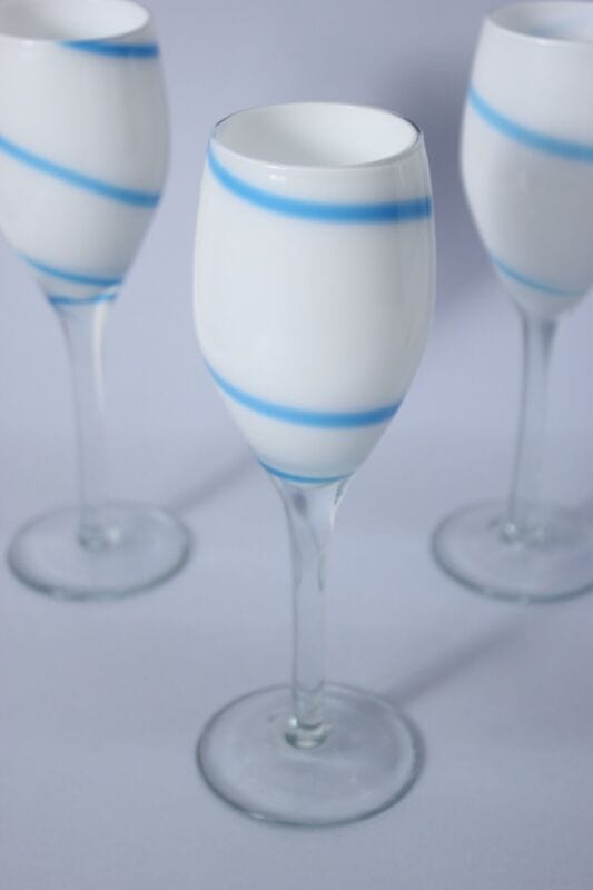 Set Bicchieri vintage da bibita a calice in vetro di murano bianco per aperitivo Vetri e Cristalli