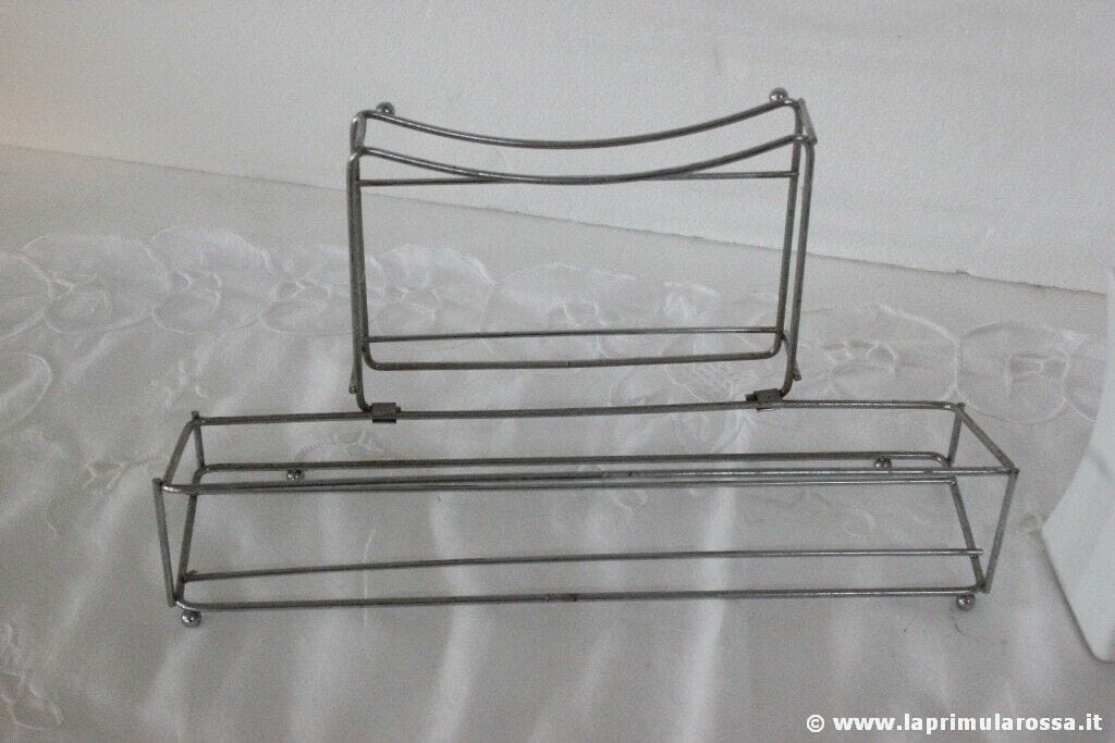 SET DI 4 ACCESSORI DA BAGNO IN CERAMICA CON STRUTTURA IN METALLO CROMATO USATO Other