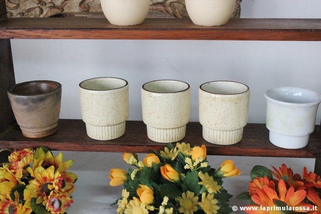 SET DI 5 PORTAUOVA D'EPOCA IN CERAMICA - PORTAUOVO VINTAGE EGG CUPS Ceramiche e Porcellane