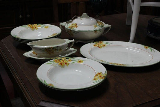 SET DI SEI PIATTI D'EPOCA  IN CERAMICA INGLESE J. G. MEAKIN + ZUPPIERA  SALSIERA Ceramiche e Porcellane