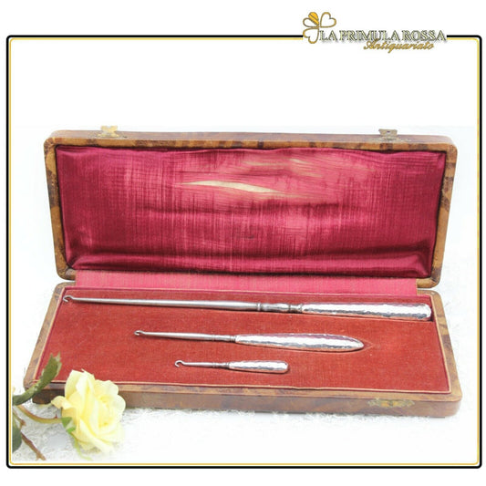 SET DI TRE TIRA LACCI ANTICHI IN ARGENTO OGGETTI DA TOILETTE TIRALACCI SHEFFIELD Sheffield & Argento