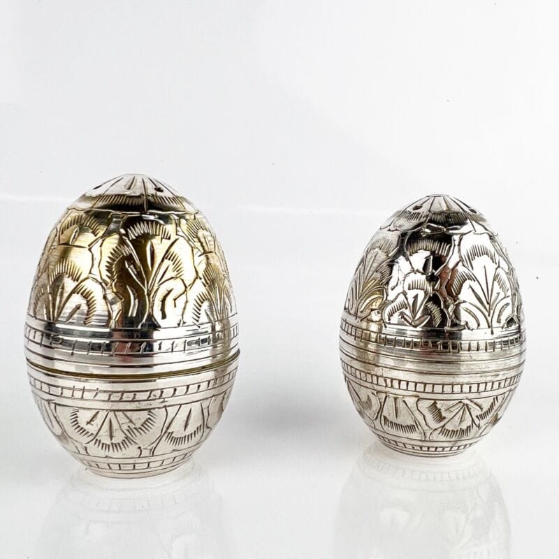 Set sale e pepe in silver plated stile antico a forma di uovo Sheffield & Argento