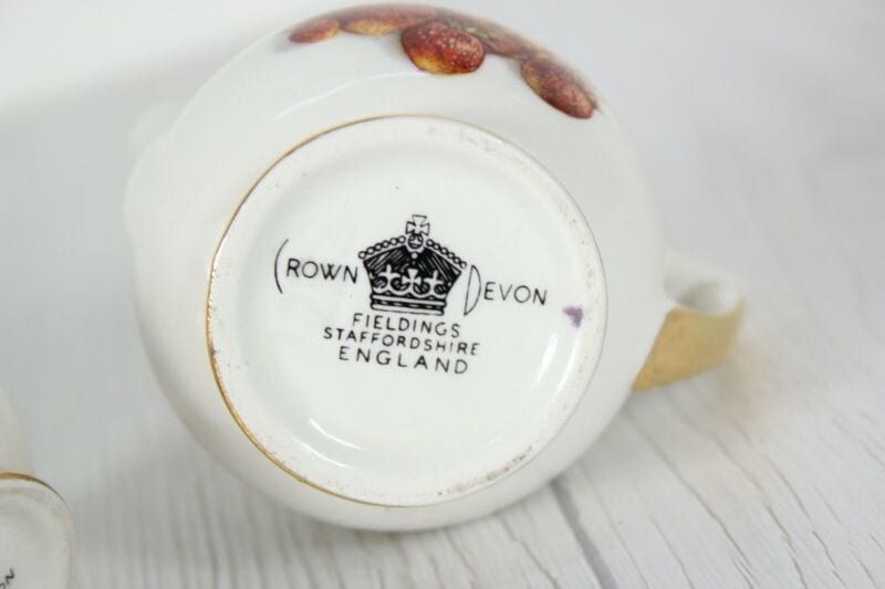 Set zuccheriera e lattiera in ceramica antica crown devon bricco latte ananas Ceramiche e Porcellane