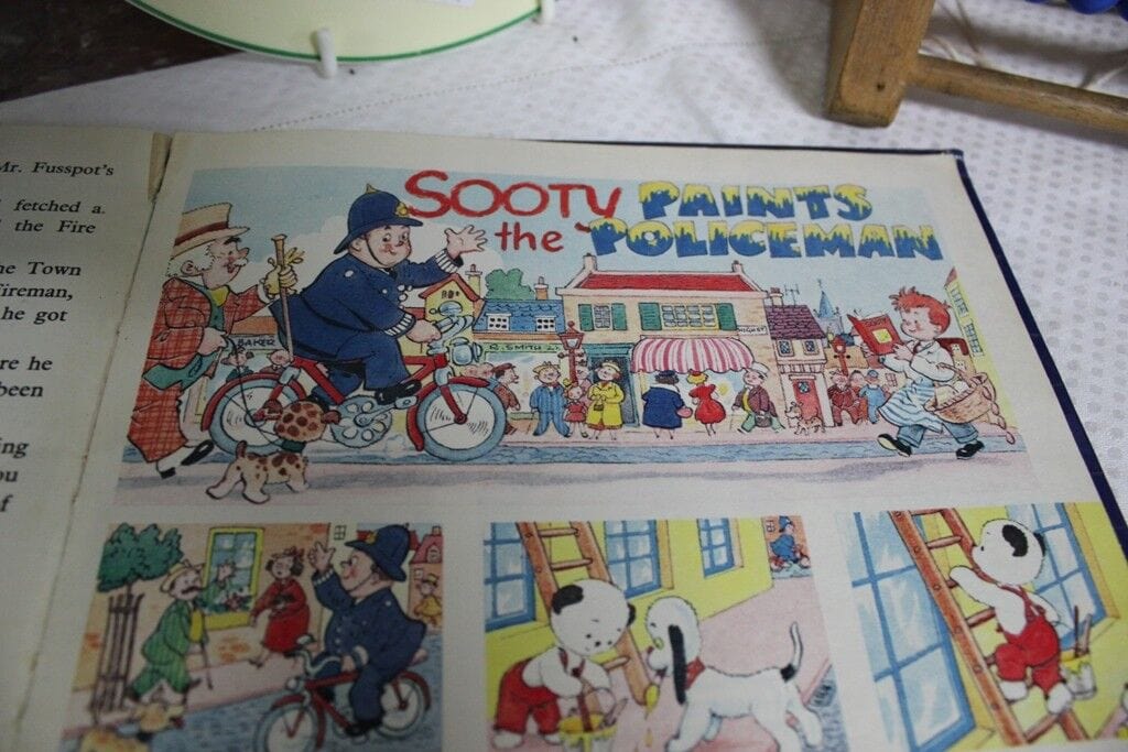 SOOTY 'S LIBRO c. 1960 IN LINGUA INGLESE - VINTAGE ENGLISH BOOK Libri