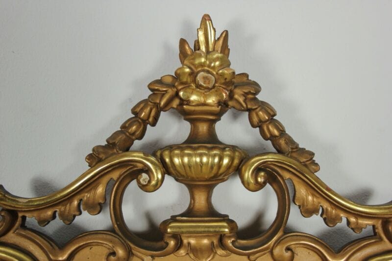 Specchiera antica grande specchio con cornice in legno e oro a scudo cimasa Complementi d'arredo