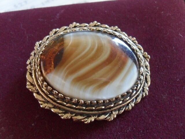 SPILLA D'EPOCA DI BIGIOTTERIA \ BIJOUX VINTAGE INGLESE Bigiotteria & Accessori
