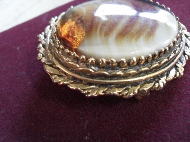 SPILLA D'EPOCA DI BIGIOTTERIA \ BIJOUX VINTAGE INGLESE Bigiotteria & Accessori