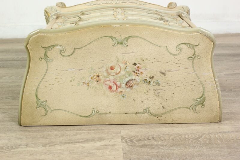 Tavolino con cassetti laccato comodino dipinto in stile veneziano mobile antico Arredamento