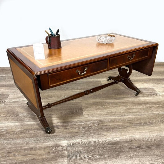 Tavolino tavolo antico da salotto basso in legno piano pelle marrone per ufficio Arredamento