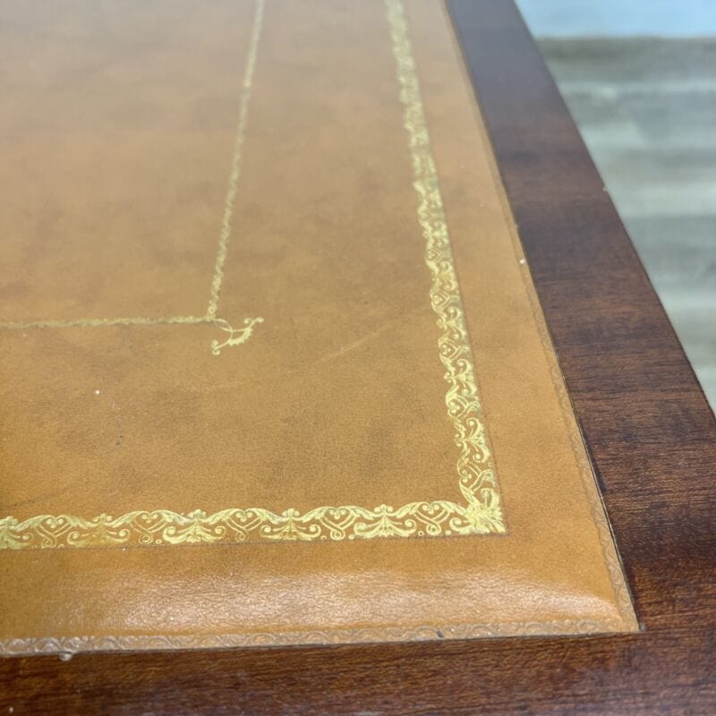 Tavolino tavolo antico da salotto basso in legno piano pelle marrone per ufficio Arredamento