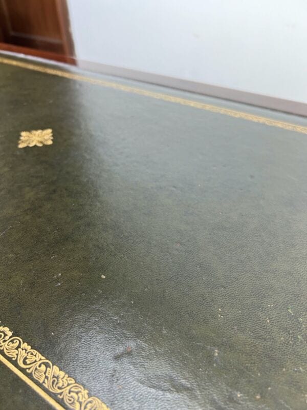 Tavolino tavolo antico da salotto basso in legno piano pelle per ufficio vintage Arredamento