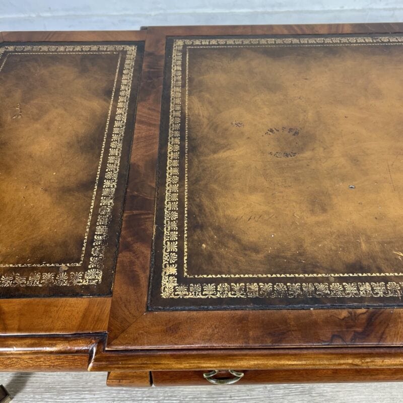 Tavolino tavolo antico da salotto basso in legno piano pelle per ufficio vintage Arredamento