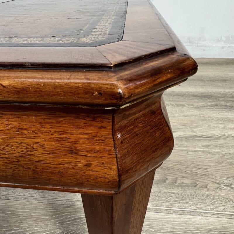 Tavolino tavolo antico da salotto basso in legno piano pelle per ufficio vintage Arredamento