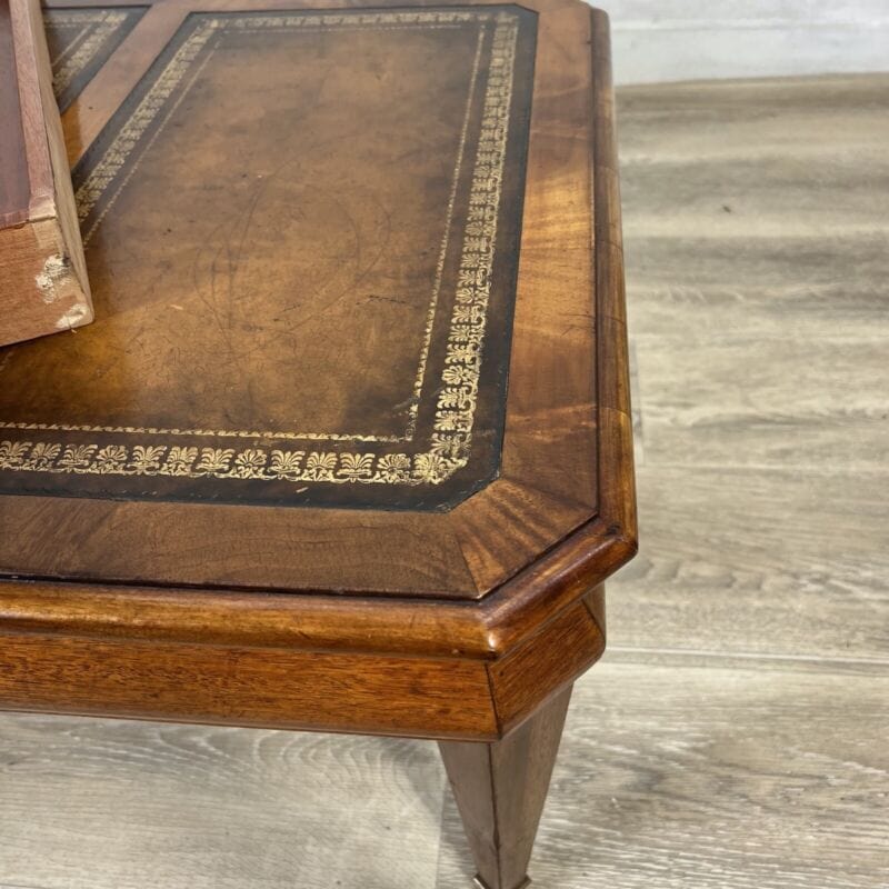 Tavolino tavolo antico da salotto basso in legno piano pelle per ufficio vintage Arredamento