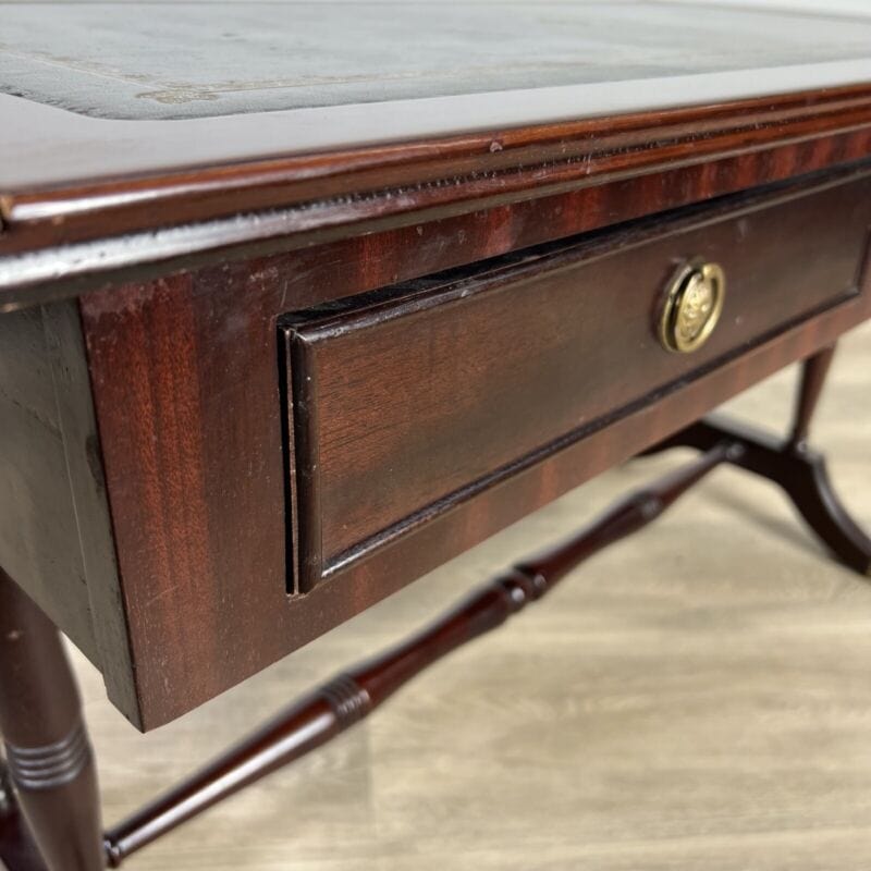 Tavolino tavolo antico da salotto basso in legno piano pelle per ufficio vintage Arredamento