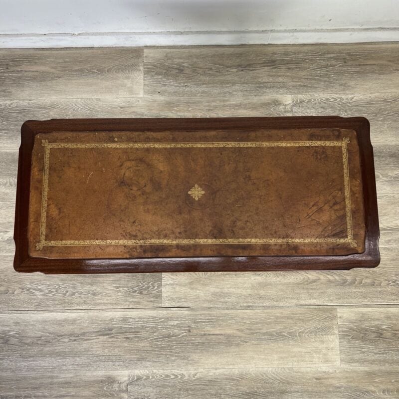 Tavolino tavolo basso antico da salotto con piano in pelle stile Regency vintage Arredamento