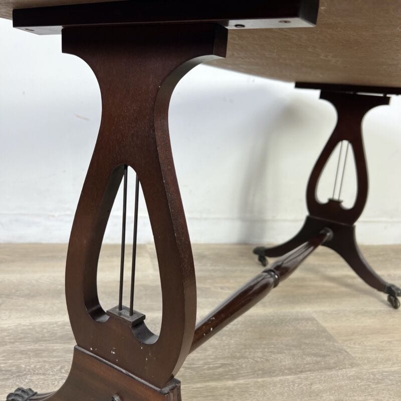 Tavolino tavolo basso antico da salotto con piano in pelle stile Regency vintage Arredamento