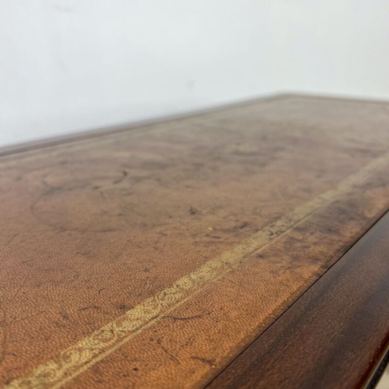 Tavolino tavolo basso antico da salotto con piano in pelle stile Regency vintage Arredamento