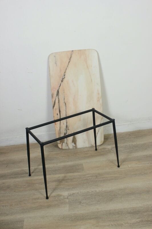 Tavolino tavolo vintage da salotto basso di modernariato anni 60 70 con marmo Arredamento