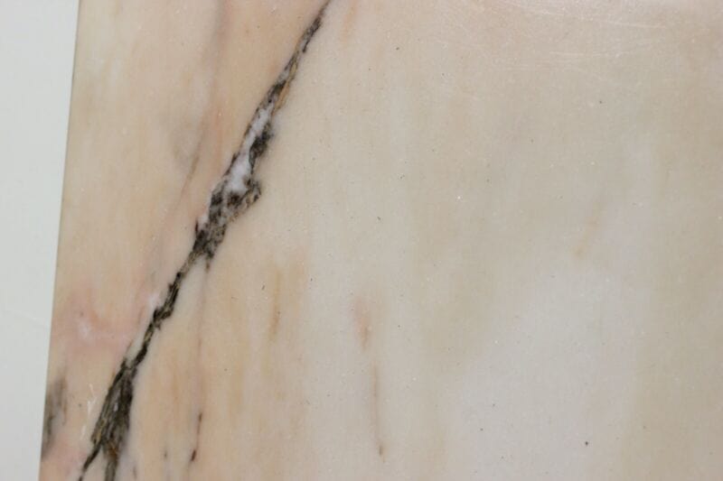 Tavolino tavolo vintage da salotto basso di modernariato anni 60 70 con marmo Arredamento