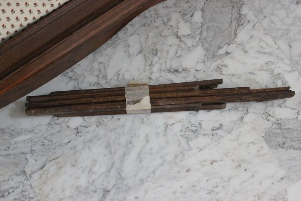 TESTATA DI LETTO D'EPOCA  H 67 /  PEDIERA ANTICA IN LEGNO L.157cm  VINTAGE BED Arredamento