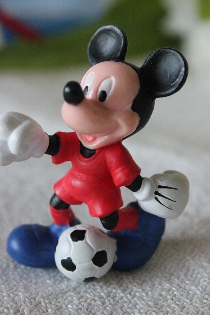 TOPOLINO H 7 cm SERIE  RETRO' DI SEI FIGURE DISNEY MICKEY MOUSE SPORT Giocattoli vintage