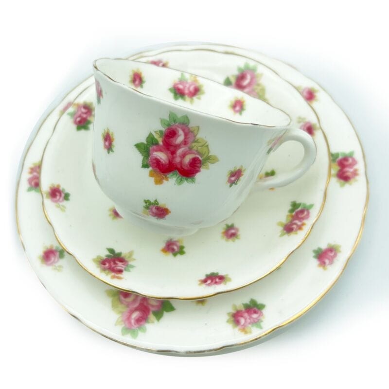 Trio da tè the antico Inglese in Porcellana Royal Doulton + Piattino dolce rose Ceramiche e Porcellane
