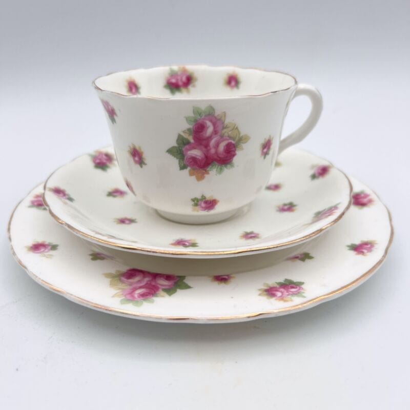 Trio da tè the antico Inglese in Porcellana Royal Doulton + Piattino dolce rose Ceramiche e Porcellane