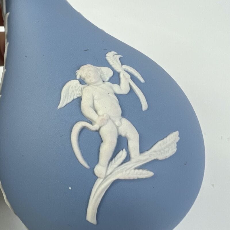 Vasetto in porcellana Wedgwood Celeste Vaso Vintage inglese cherubini angeli 900 Ceramiche e Porcellane