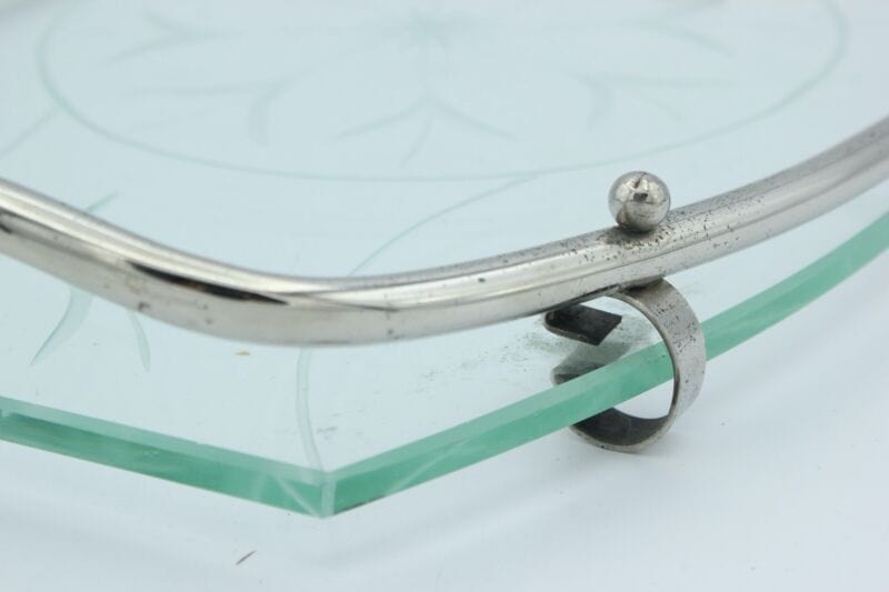Vassoio vintage in vetro molato e metallo cromato rettangolare anni '40 inciso Complementi d'arredo