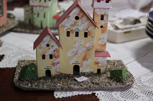 VECCHIA CASETTA ARTIGIANALE IN CARTONE MONASTERO ACCESSORIO PRESEPE ANNI 70 Other