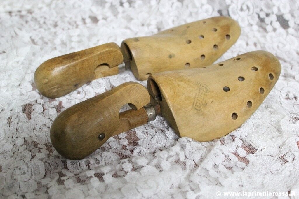 VECCHIE FORME IN LEGNO PER SCARPE -TENDISCARPE - VINTAGE GEOHA SHOE TREES Other