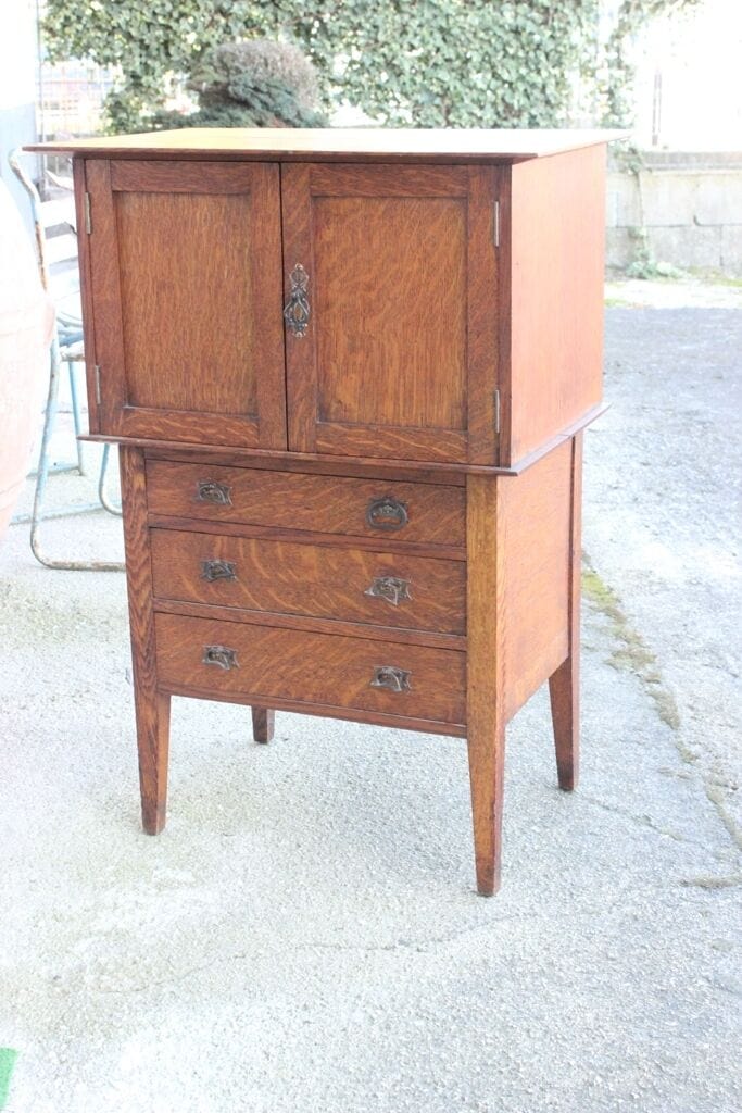 VECCHIO MOBILE IN LEGNO DI ROVERE A DUE ANTE / CREDENZA D'EPOCA A TRE CASSETTI Arredamento