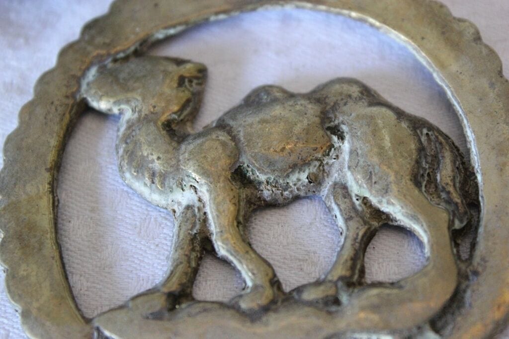 VECCHIO ORNAMENTO  IN OTTONE PER CAVALLO DA COLLEZIONE /OLD  HORSE BRASS Ottone
