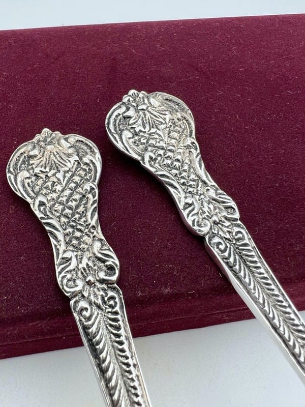 Coppia di Posate per servire stile antico in  sheffield silver plated inglese Categoria  Sheffield & Argento