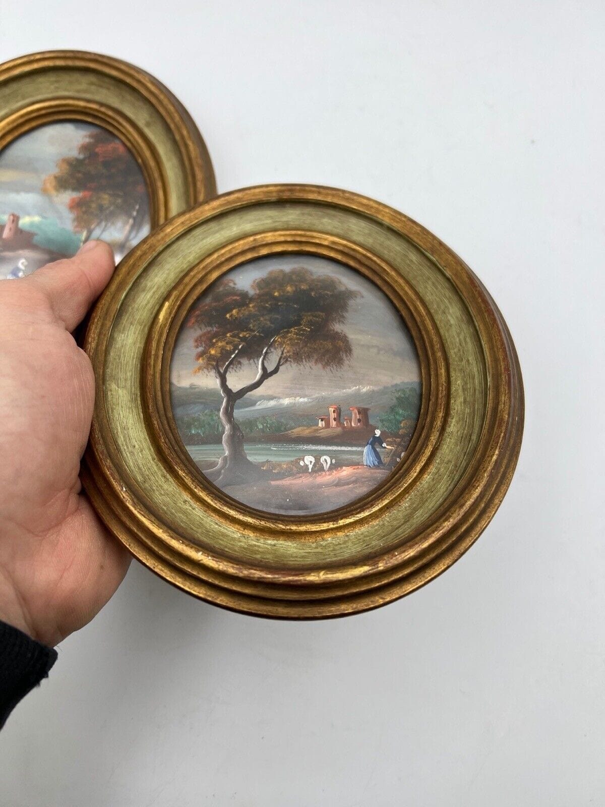 Coppia di Quadretti antichi miniature ovali paesaggio dipinti a olio Firmati