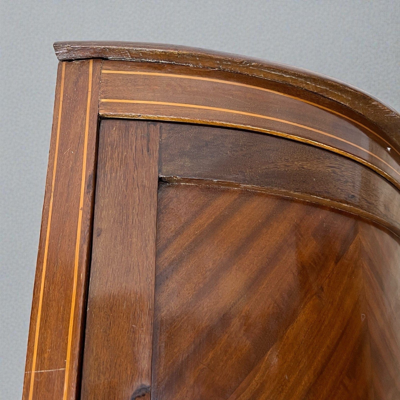 Angoliera antica in legno di mogano mobile ad angolo bombata tavolino Inglese Categoria  Vetrine