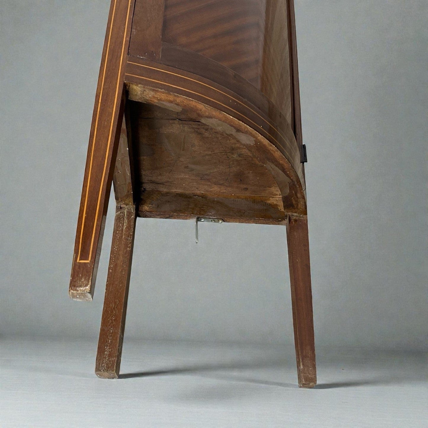 Angoliera antica in legno di mogano mobile ad angolo bombata tavolino Inglese Categoria  Vetrine