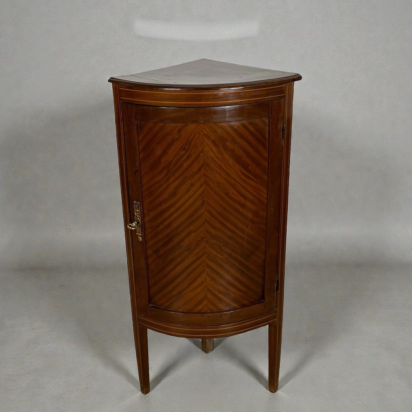 Angoliera antica in legno di mogano mobile ad angolo bombata tavolino Inglese Categoria  Vetrine