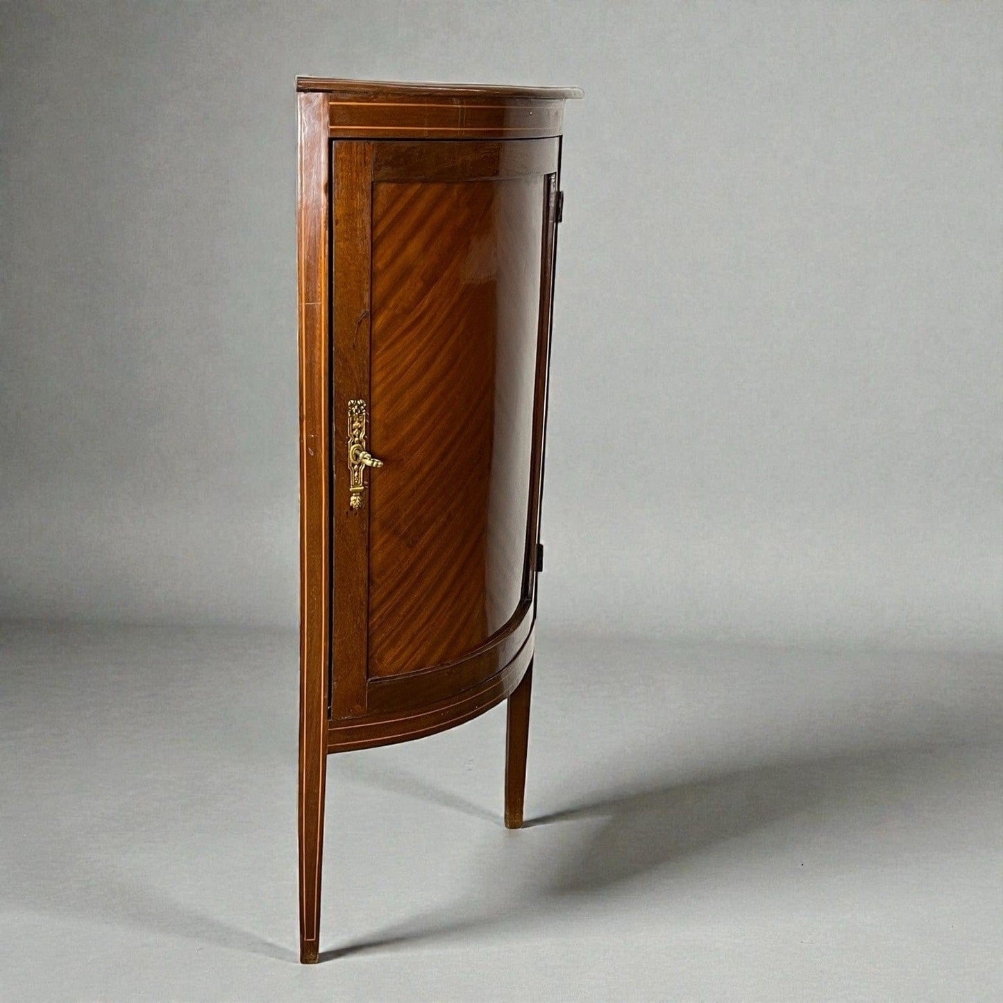 Angoliera antica in legno di mogano mobile ad angolo bombata tavolino Inglese Categoria  Vetrine