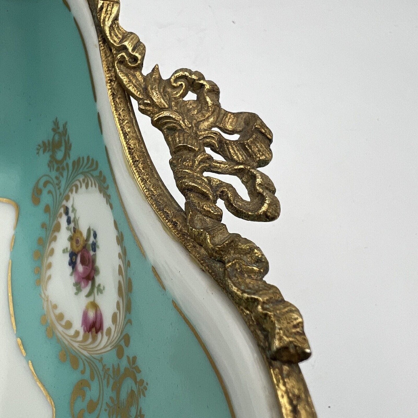 Antica alzata alzatina in porcellana Limoges centrotavola Ciotola vintage fiori Categoria  Alzate