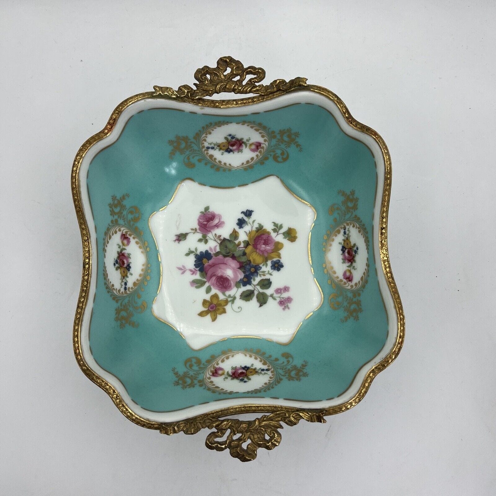 Antica alzata alzatina in porcellana Limoges centrotavola Ciotola vintage fiori Categoria  Alzate
