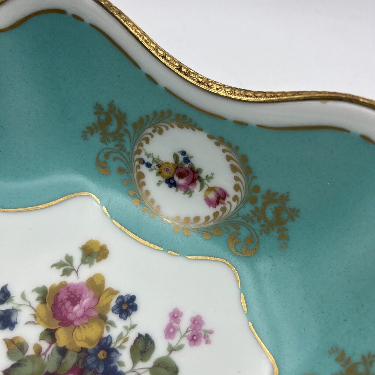 Antica alzata alzatina in porcellana Limoges centrotavola Ciotola vintage fiori Categoria  Alzate