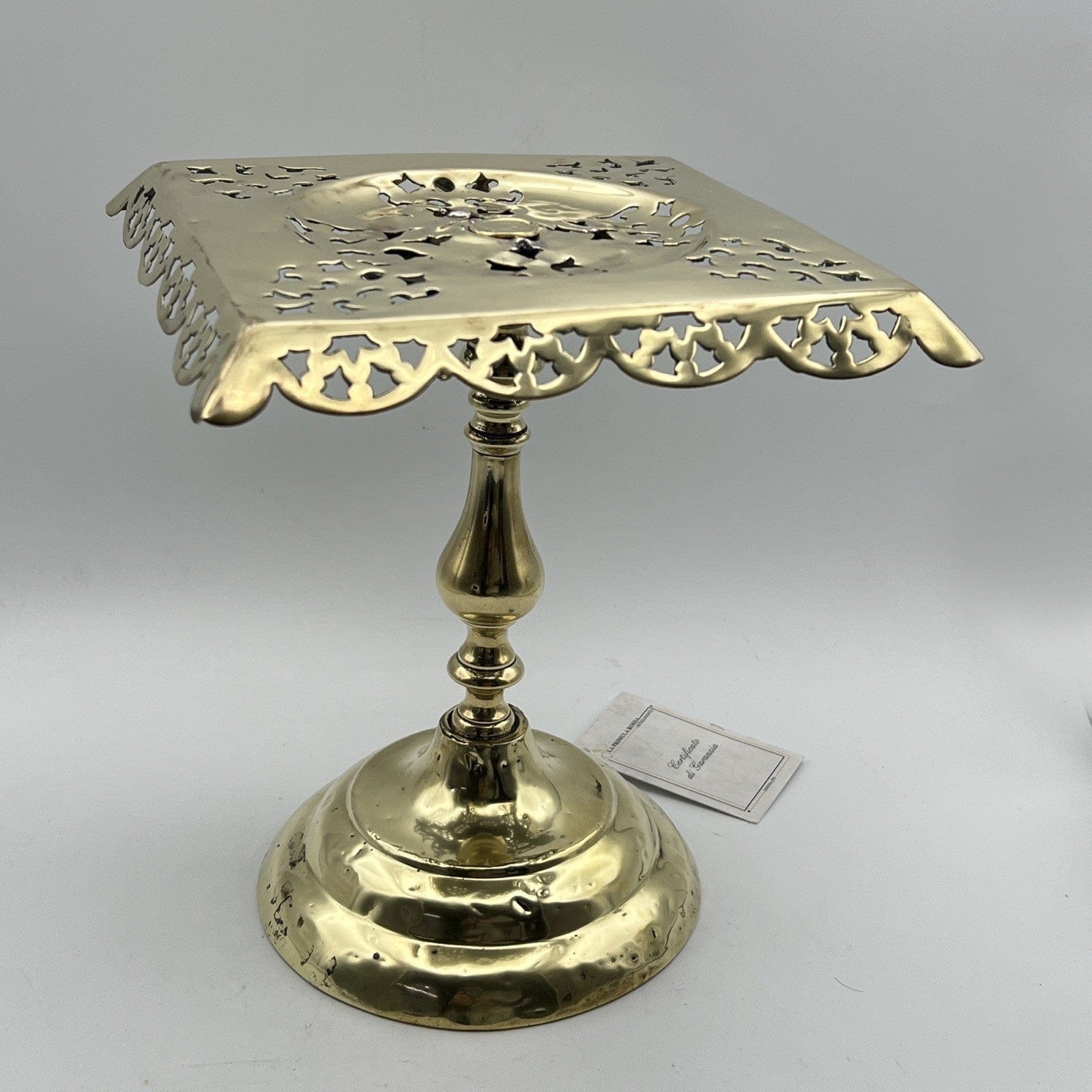 Antica alzata centrotavola porta teiera in Ottone epoca '800 piedistallo Inglese Categoria  altro