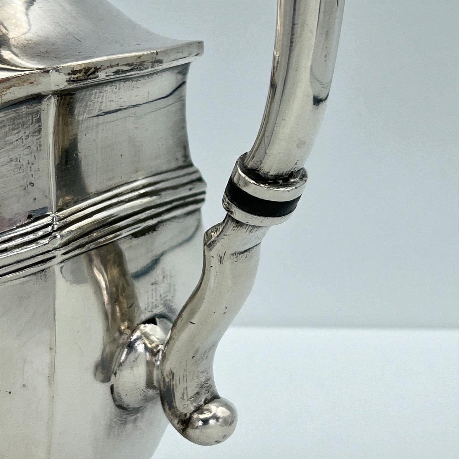 Antica Caffettiera inglese in argento silver plated sheffield Teiera epoca 800 Categoria  Sheffield & Argento
