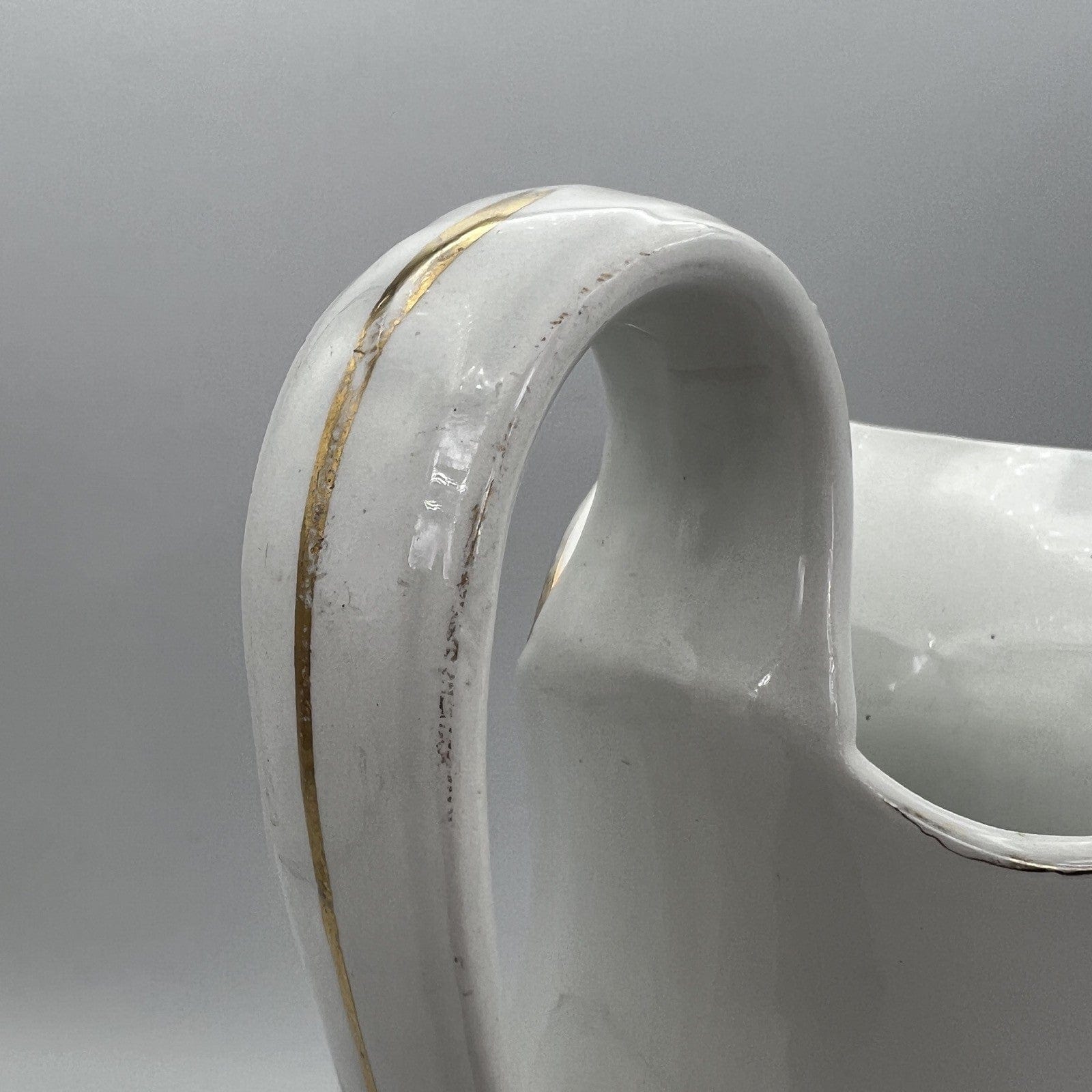 Antica Caraffa in ceramica bianca Brocca epoca 900 vaso versatoio Sci Laveno Categoria  Servizio tazze - Tazze