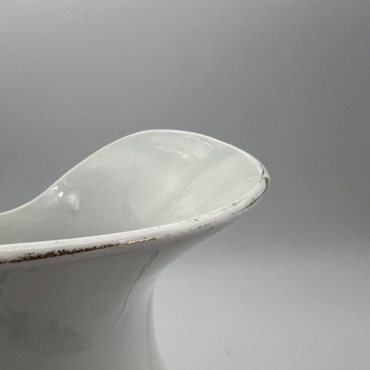 Antica Caraffa in ceramica bianca Brocca epoca 900 vaso versatoio Sci Laveno Categoria  Servizio tazze - Tazze
